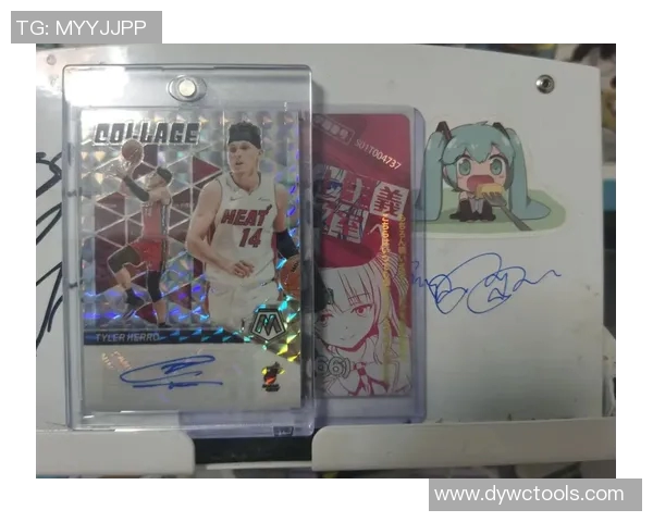 球星卡足球马赛克蓝镭射珍藏版闪耀登场引领收藏热潮